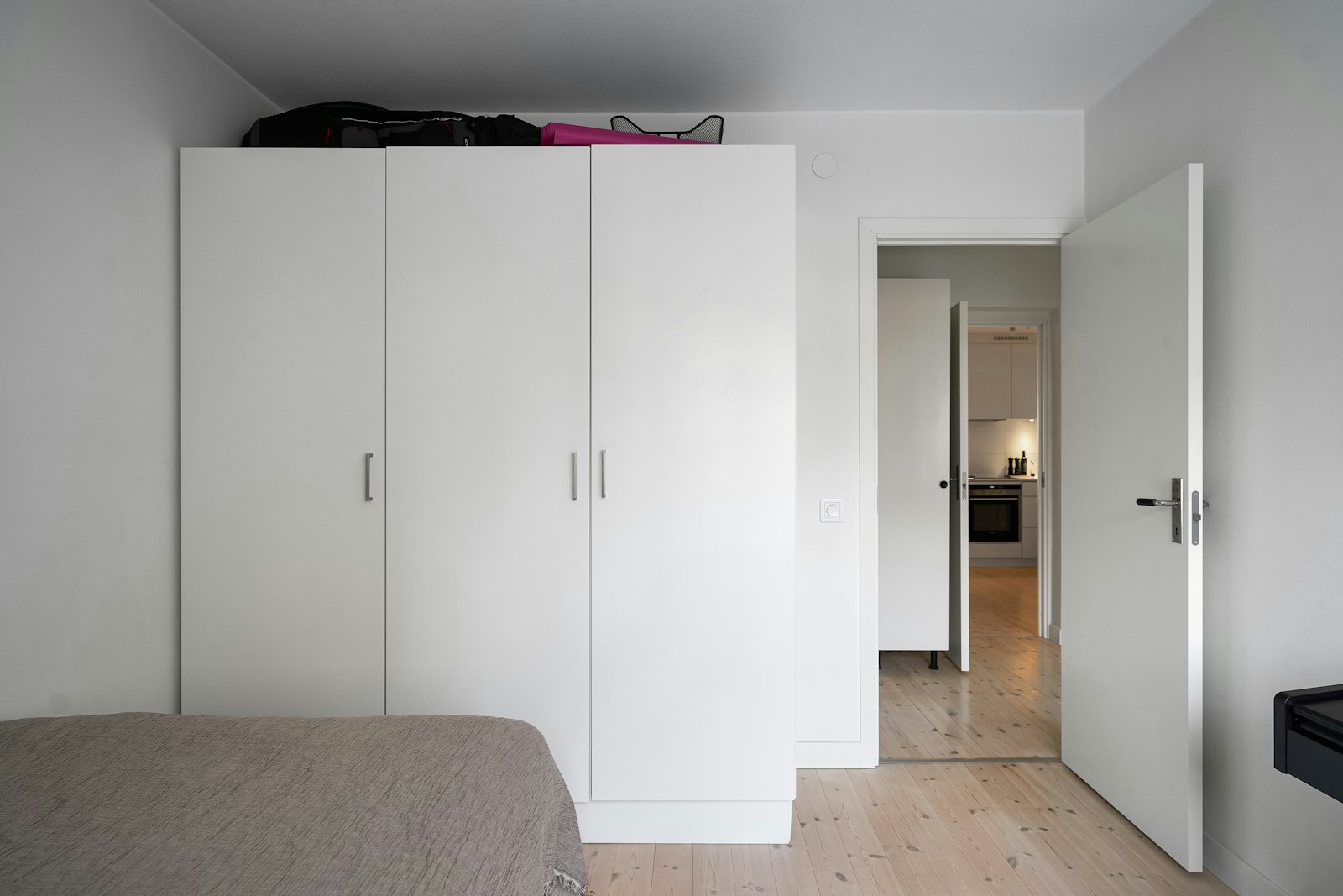 Decorative wall finish